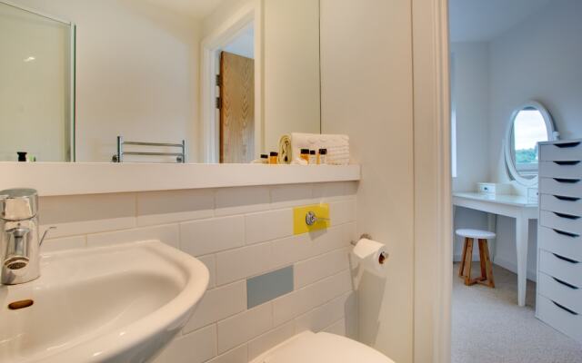 City Centre 5th Floor Apartment