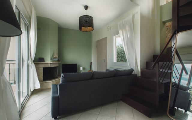 Chloe Apartments by QR booking