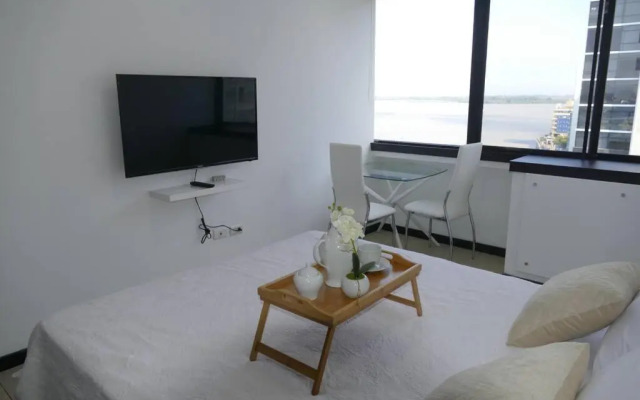 ECUSUITES Habitación Independiente Vista al Río Piso 10