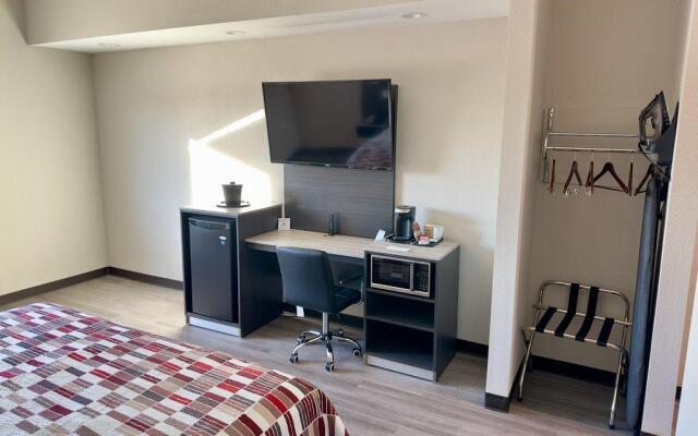 Red Roof Inn Hutchins