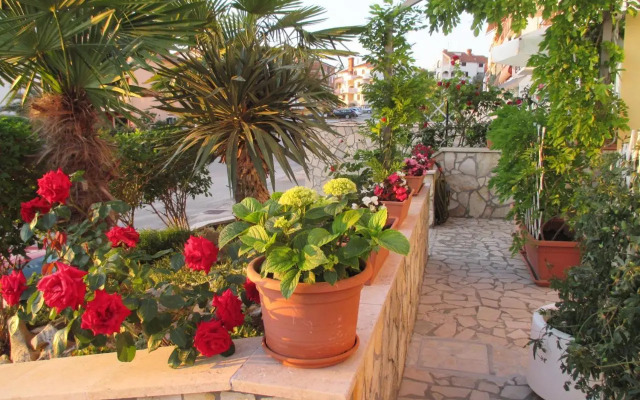 Studio Apartments Romina