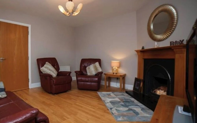 Immaculate 3-bed House With Private Secure Garden