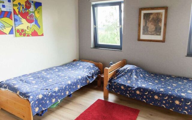 Modern Holiday Home With big Garden Near Forest