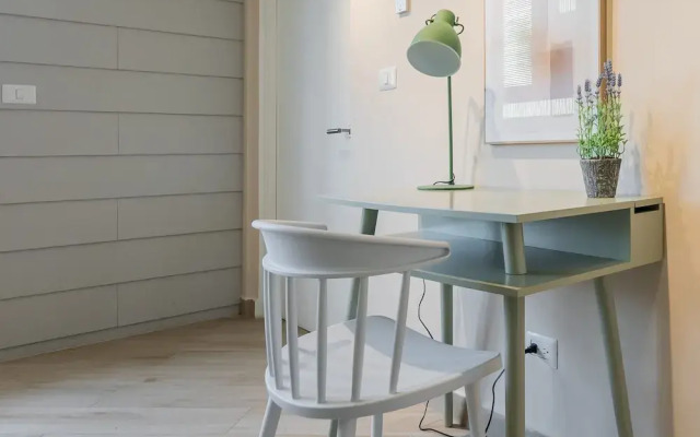 w Elegant 3BR With Modern Terrace in Panama