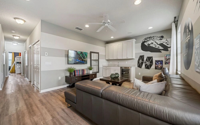 Spacious Home w/ Private Pool/spa! Sleeps 21