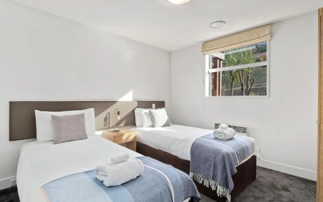 Marina Quarters 406b