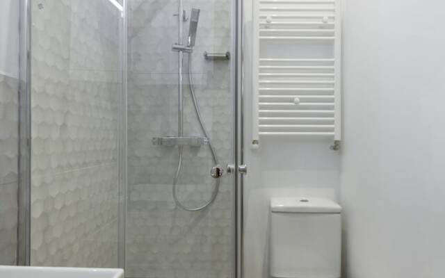 Dobo Rooms Zurbano I
