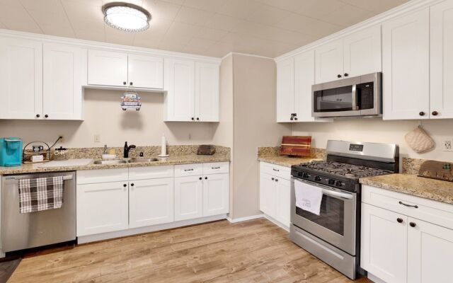 Robinhood Chalet #2277