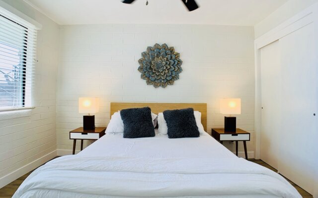 Primo Old Town Location with Heated Pool