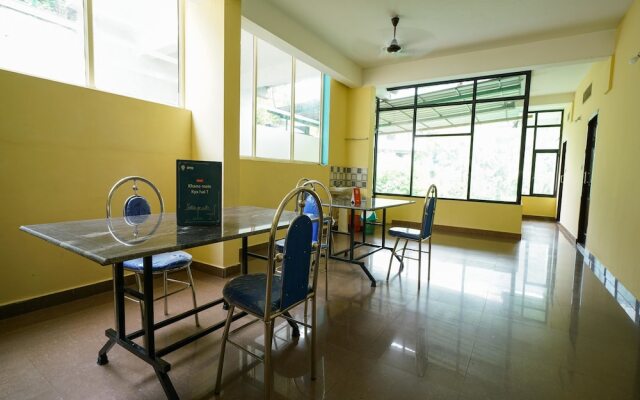 OYO 14368 Evergreen Holiday Home