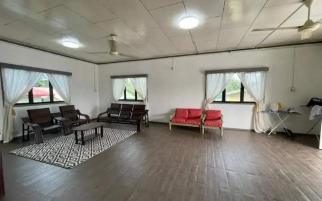 OYO Home 90349 Anique Hoemstay