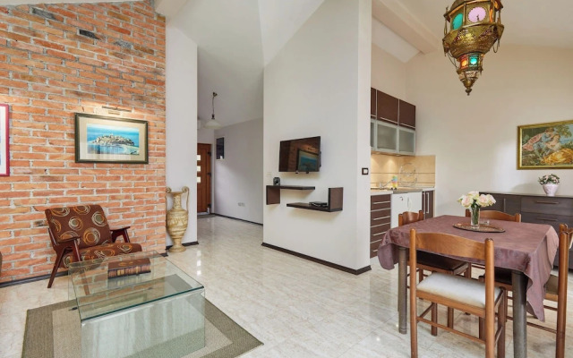 Beachfront Villa Adria