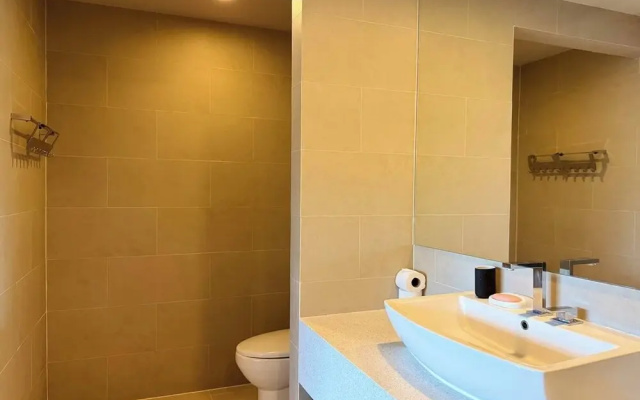 2BR Apartment Pool Gym 1km to Karon Beach