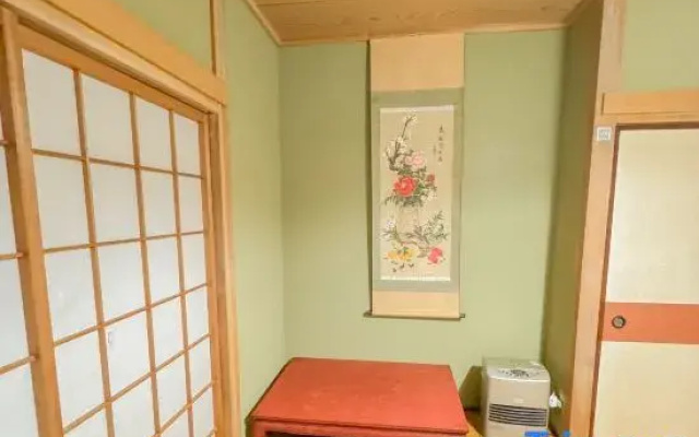 Private hot spring! Private house! Free movie!