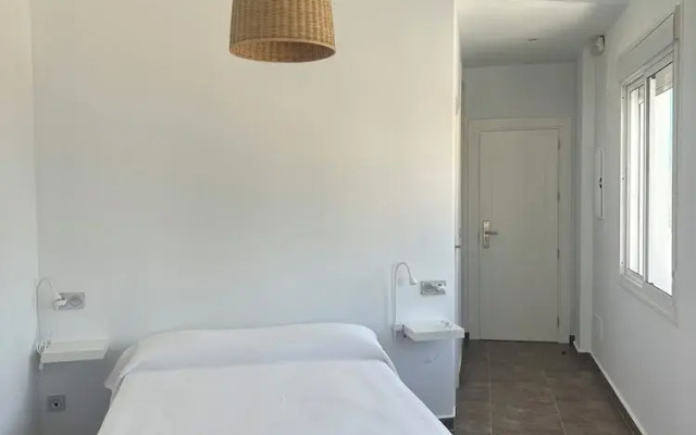 Hospederia Almundo by Alexandra Realty