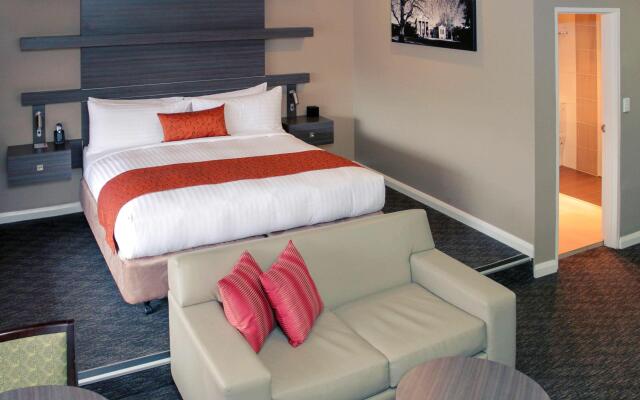 Mercure Orange