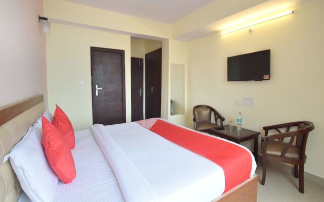 OYO 8439 Hotel Howard