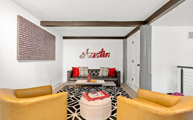 Style & Serenity - Steps Away From South Congress
