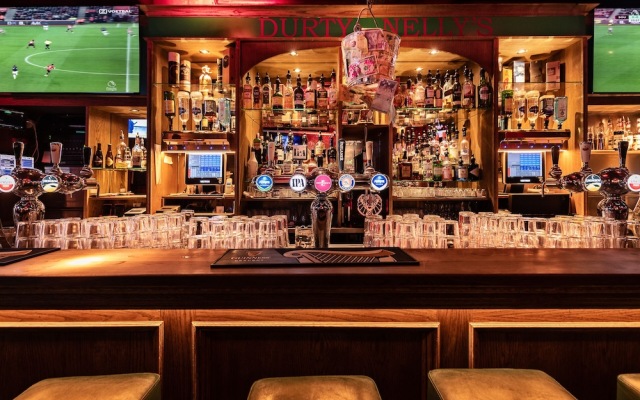 Durty Nelly's - Hostel