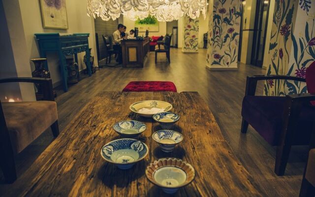 Hampton Hotel By Jinnu Lai