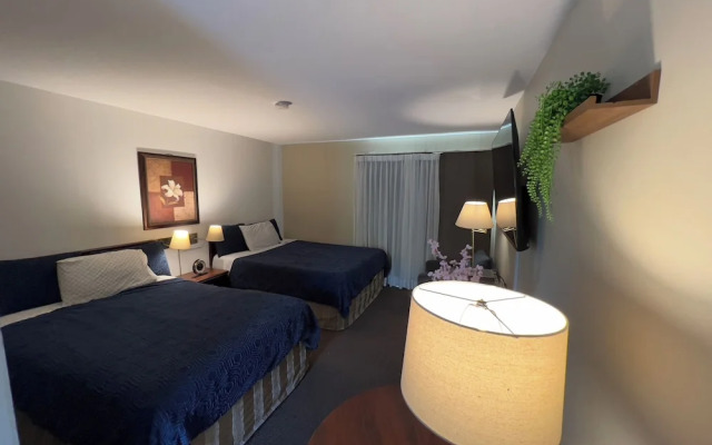 Monashee Motel