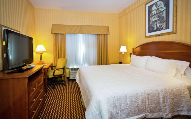 Hampton Inn & Suites Sacramento-Cal Expo