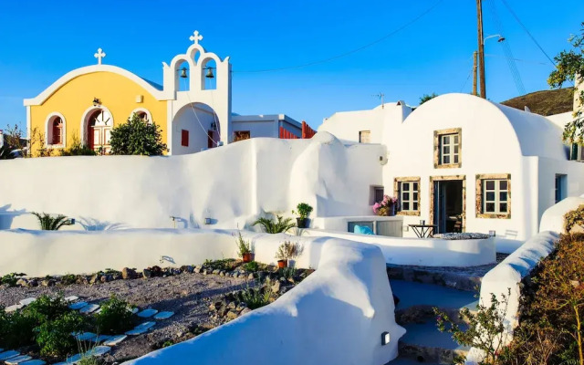 Finikia Oia Suites