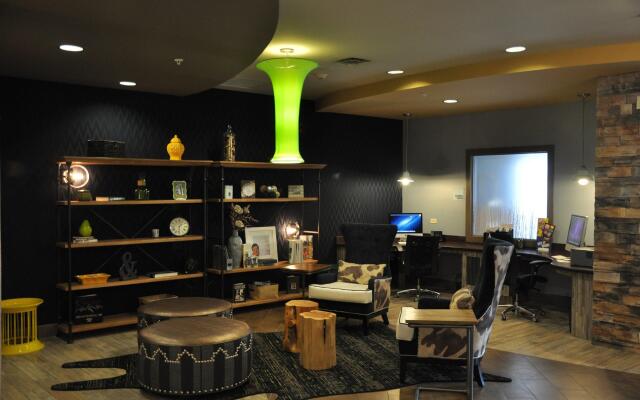 Holiday Inn Express & Suites Perry-National Fairground Area #34 by IHG
