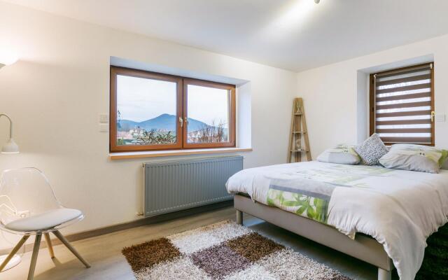 Majestic Holiday Home in Neubois with Private Pool