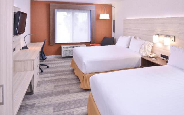 Holiday Inn Express & Suites San Diego Otay Mesa