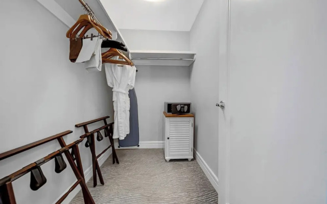 Four Seasons Studio Kitchen