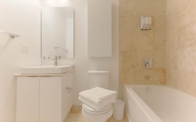 Noel Suites - York and Simcoe