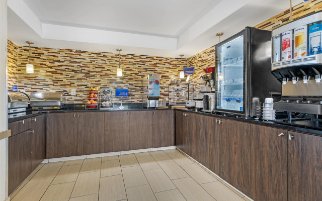Best Western Center Inn