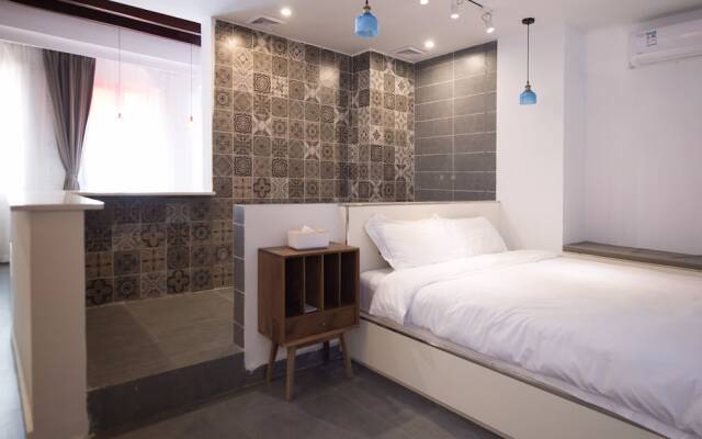 Zizai Music B&B(Qilou Old Street Branch)
