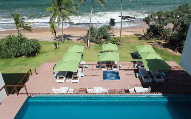 Reefs Edge Hotel