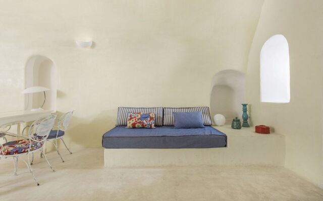 White Cave Villa By Caldera Houses