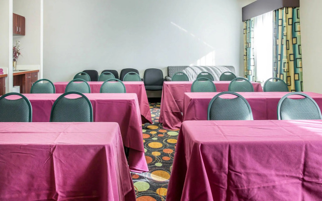 Comfort Inn & Suites Maumee - Toledo (I80-90)