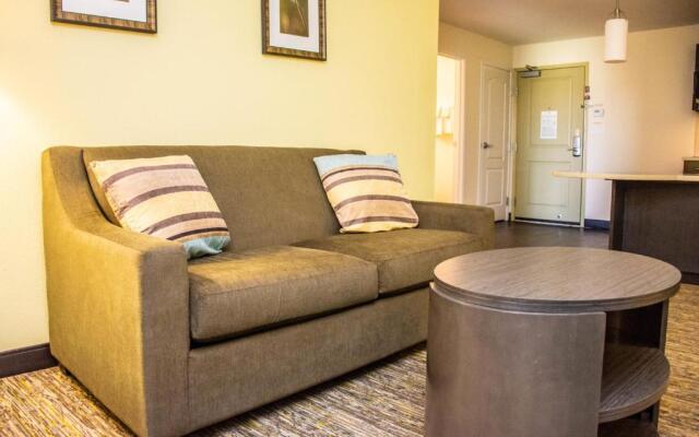 Candlewood Suites : Overland Park - W 135th St by IHG