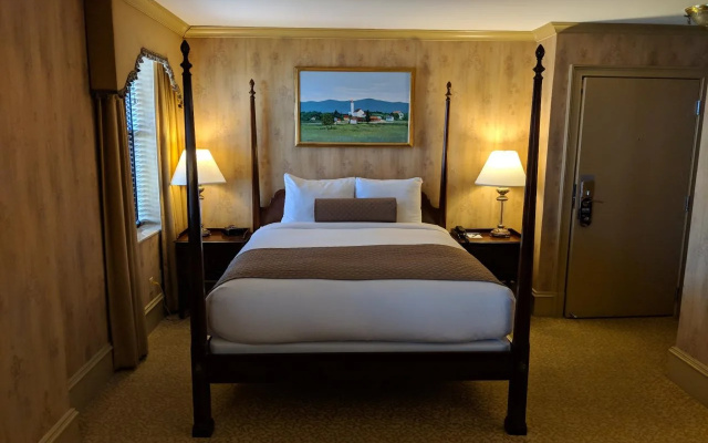 The Dunhill Hotel