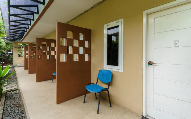 RedDoorz near RS Mitra Keluarga Depok