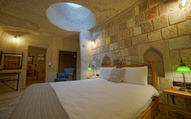 Design Cave Hotel