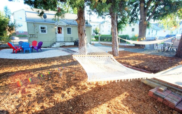 UNC Hideaway King Beds, Backyard & Bicycles