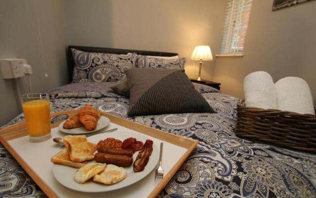 Heart of Shoreditch Molesey Apartments