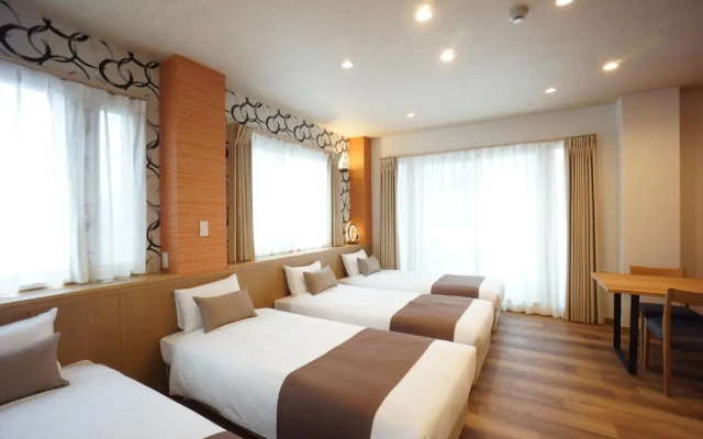 WIRES HOTEL James zaka