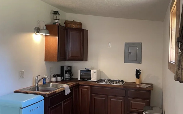 Travellers Rest Cabins and RV Park