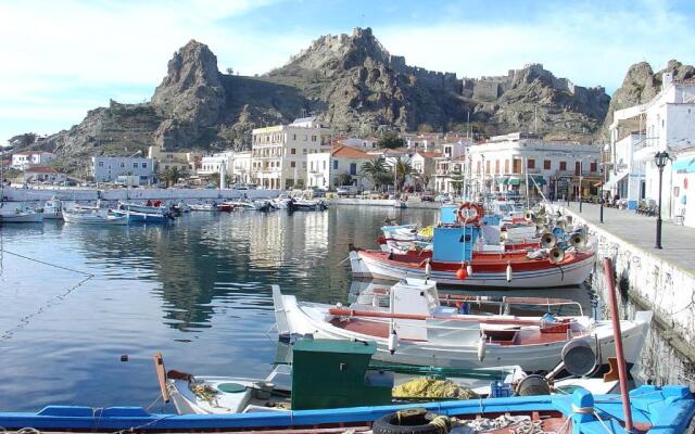 Artemis Traditional Hotel