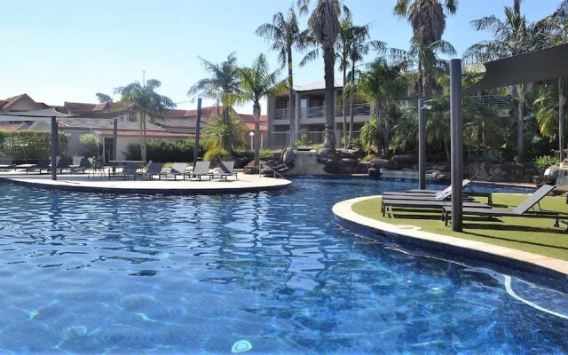 Cypress Waterview Spa Apartment - 37B