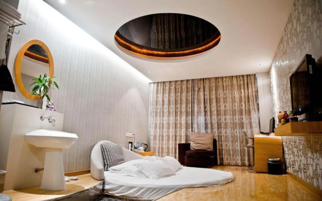 Huayuan Hotel (Wuhan Sports Center Subway Station)