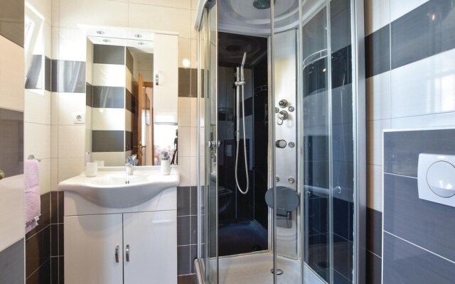 Stunning Home in Podstrana With Wifi and 3 Bedrooms