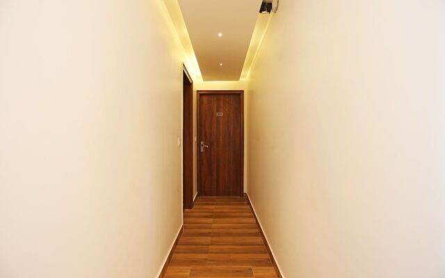 OYO 10076 Hotel Skylark